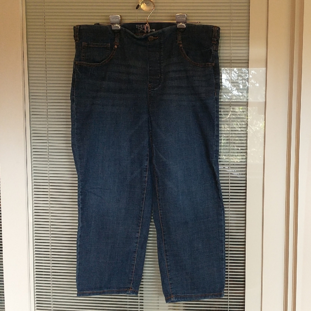 Time and Tru Croppes Jeans With Stretchy Waistband